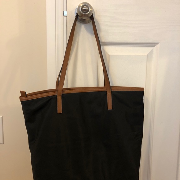 MICHAEL KORS HANDBAG - Picture 4 of 4